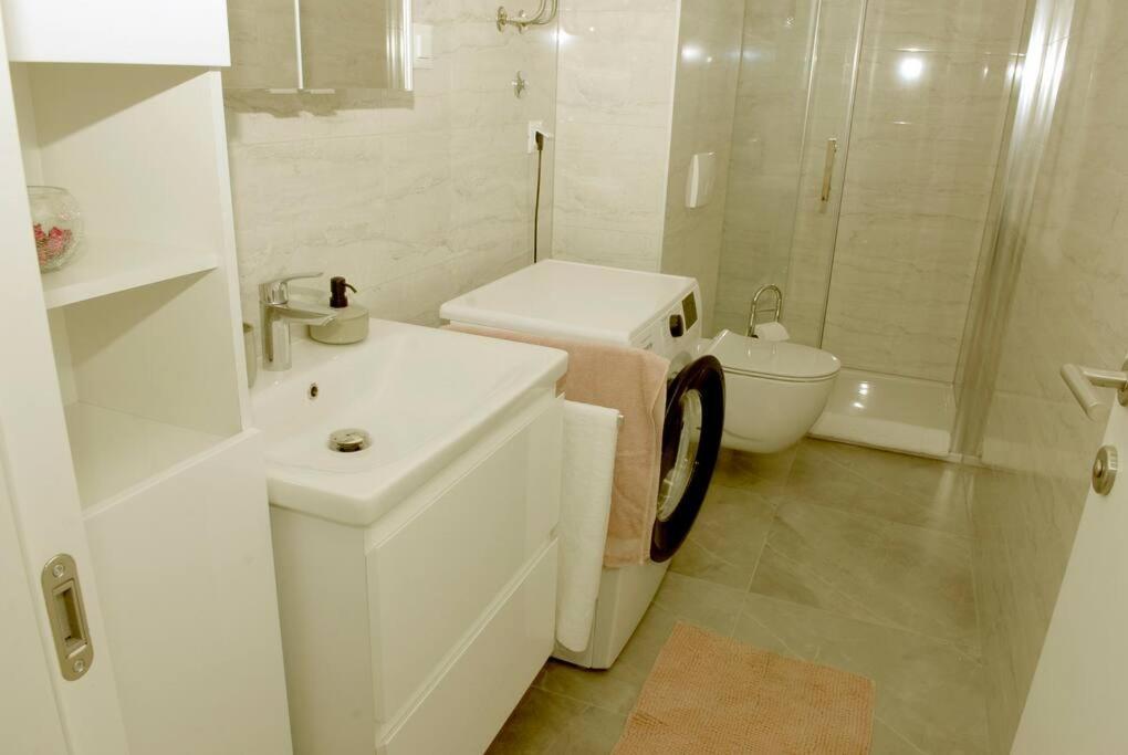 Camino Split - Apartment Near Mall Of سبليت المظهر الخارجي الصورة