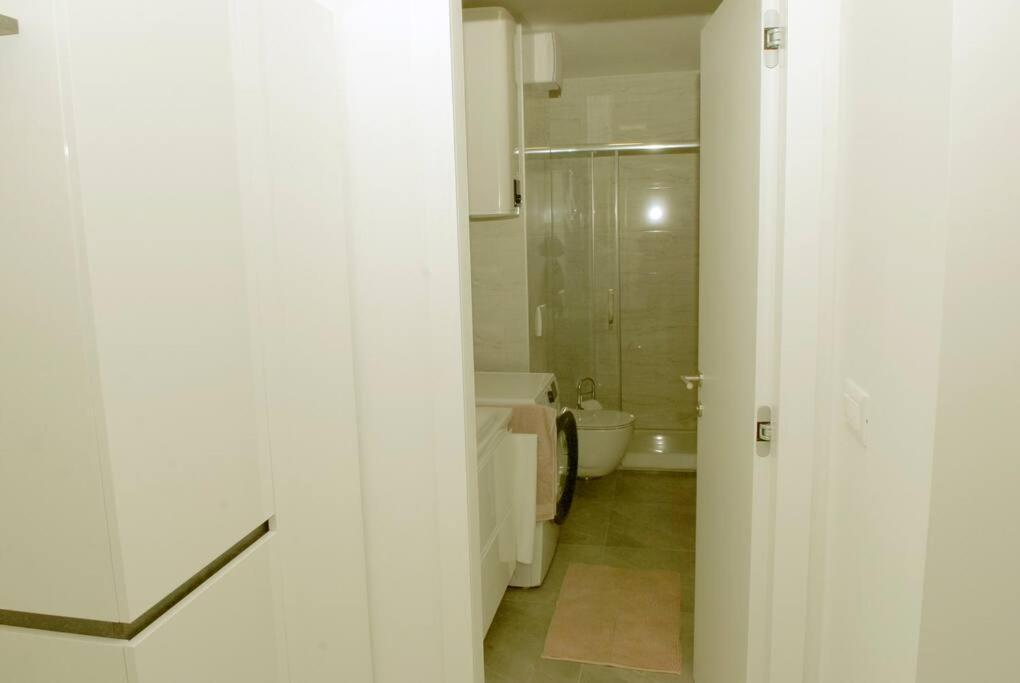 Camino Split - Apartment Near Mall Of سبليت المظهر الخارجي الصورة