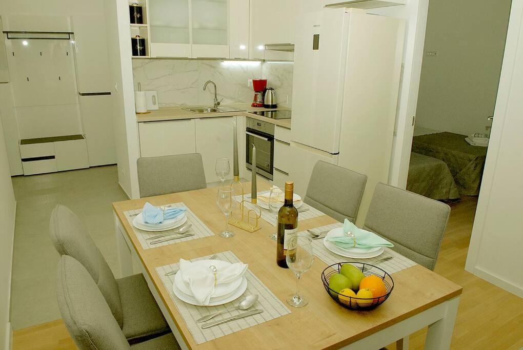 Camino Split - Apartment Near Mall Of سبليت المظهر الخارجي الصورة