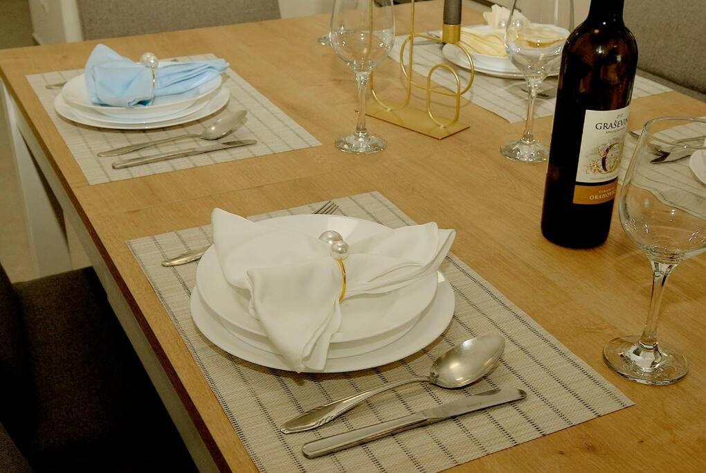 Camino Split - Apartment Near Mall Of سبليت المظهر الخارجي الصورة